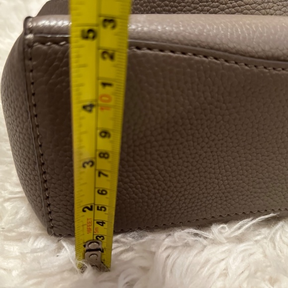 Tory Burch McGraw Bucket Shoulder Bag - Picture 6 of 9